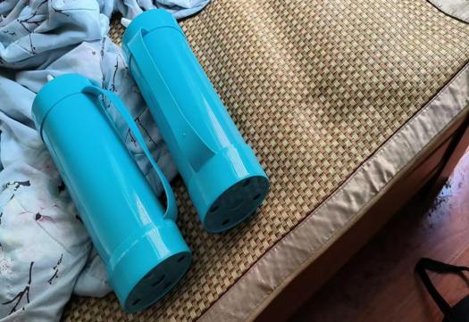 同翔网 房东收房时发现蓝色瓶子 为何惊动了警方？